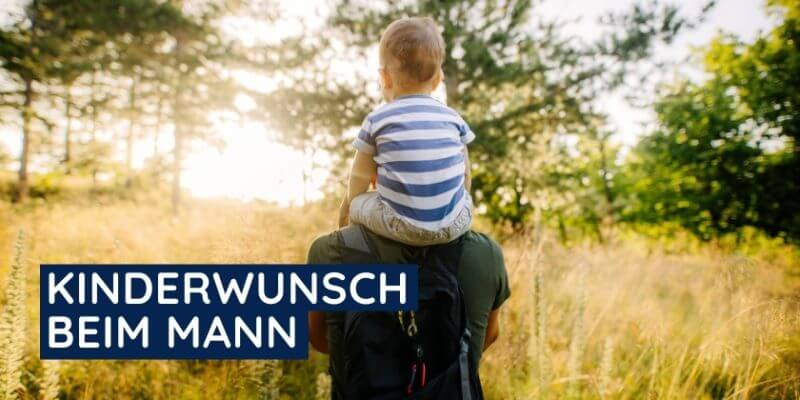 Fruchtbarer Mann geht mit seinem Kind im Wald spazieren
